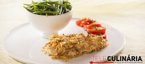 Peito de frango com crosta de cebola desidratada