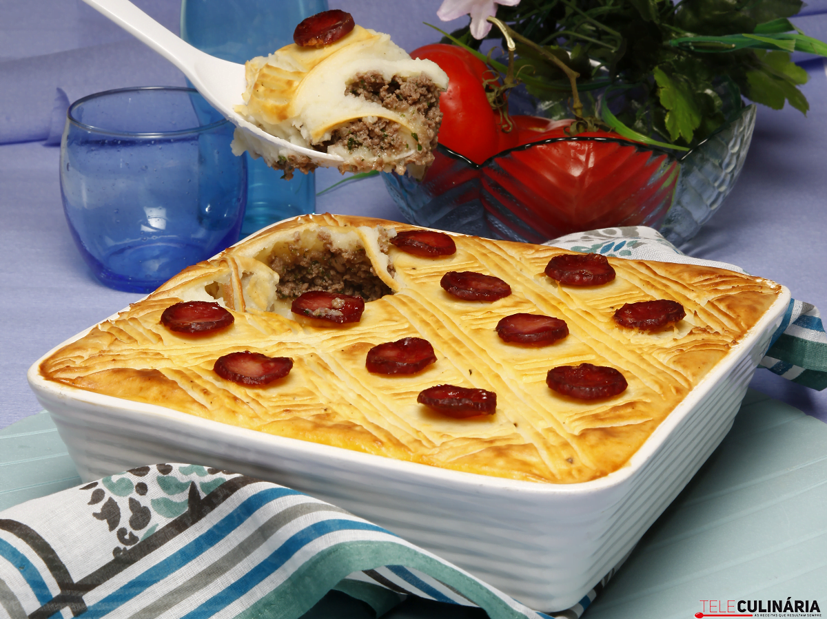 Receita tradicional de empadão de carne