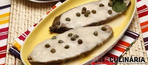 Postas de cherne em molho de alcaparras