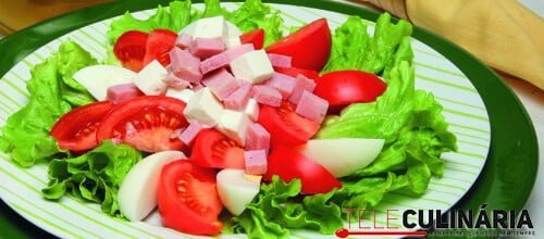 Salada de queijo fresco com fiambre