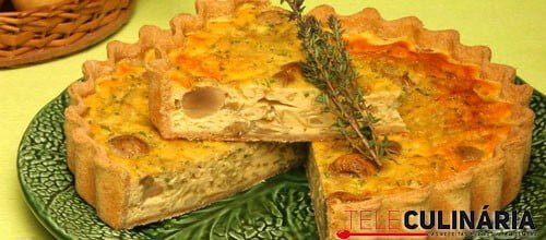 Tarte de cebola com queijo e cogumelos