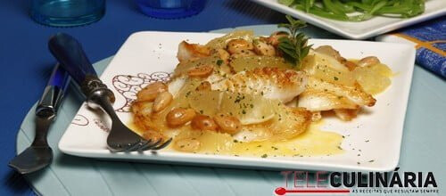 Filetes de peixe-galo com limão e amêndoa