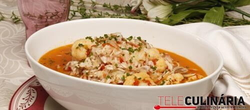 Canja de galinha com couve-flor