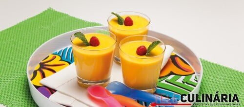 Mousse de manga no copo