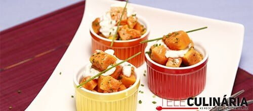 Papaia com creme de ervas