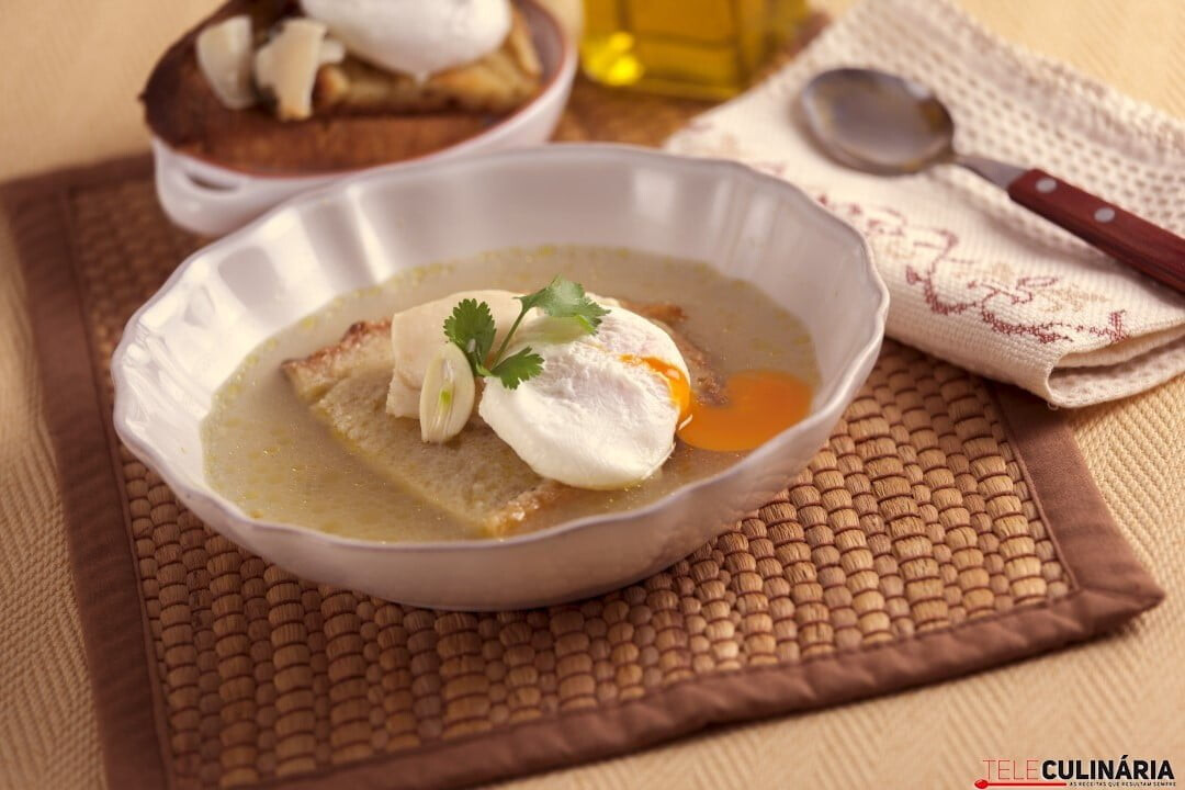 Açorda alentejana com bacalhau