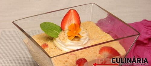 Serradura com morangos