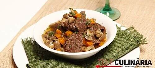 Bifes na panela de pressão