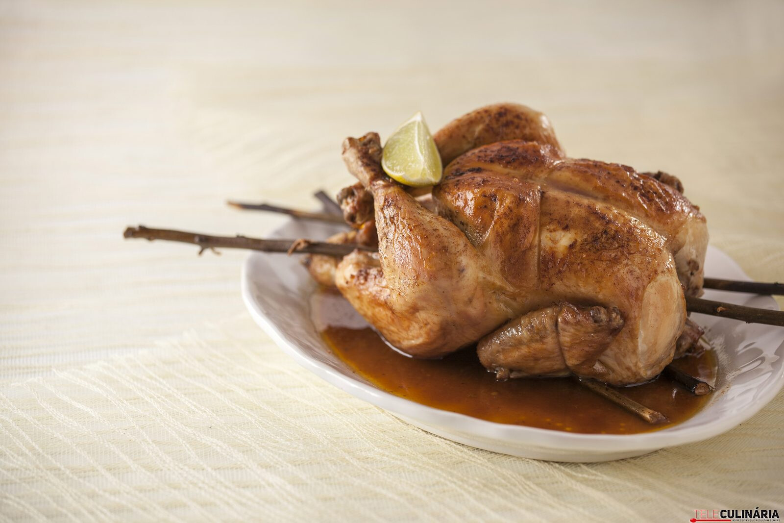 Frango assado no espeto