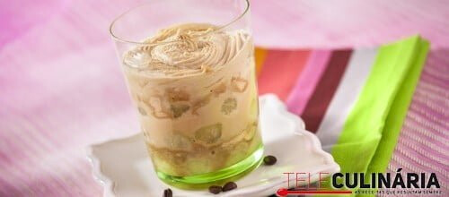 Melão caramelizado com bolacha Maria e creme de café