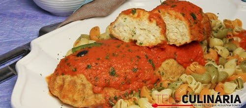 Pescada fingida com molho de tomate