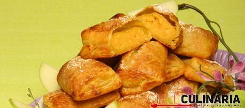 Trouxas com doce de ovos e maçã