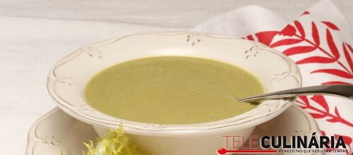 Sopa de alcachofras e escarola