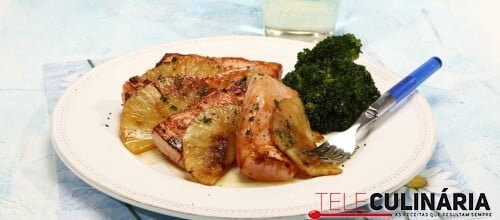 Salmão braseado com ananás