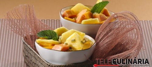 Doce de leite com fruta tropical