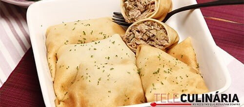 Crepes com atum e cogumelos