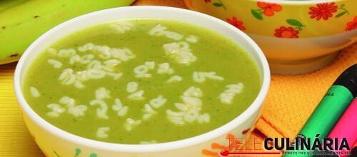Creme de legumes com massinha de letras