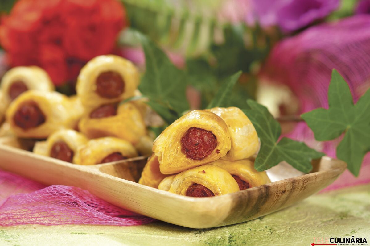 Folhados de linguiça
