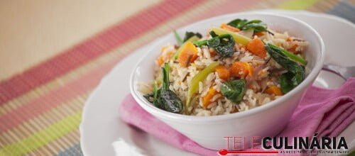 Arroz salteado com espinafres e abóbora