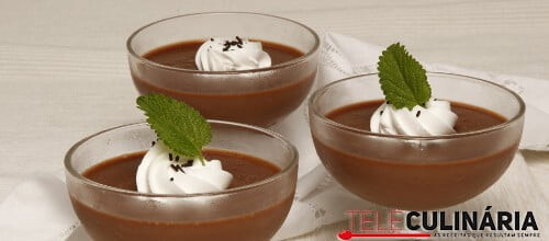 Creme gelado de chocolate no microondas