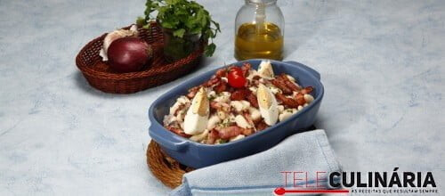 Salada de feijão branco com bacon