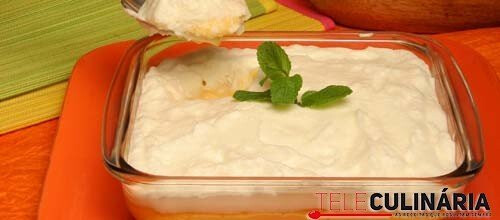 Creme de abacaxi com natas