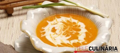 Creme de cenoura com alho francês e natas