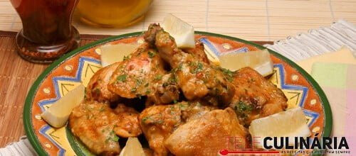 Frango assado com molho de limão