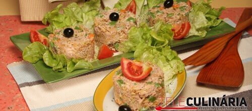 Salada de atum com batata palha