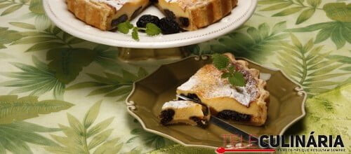 Tarte folhada de ameixas