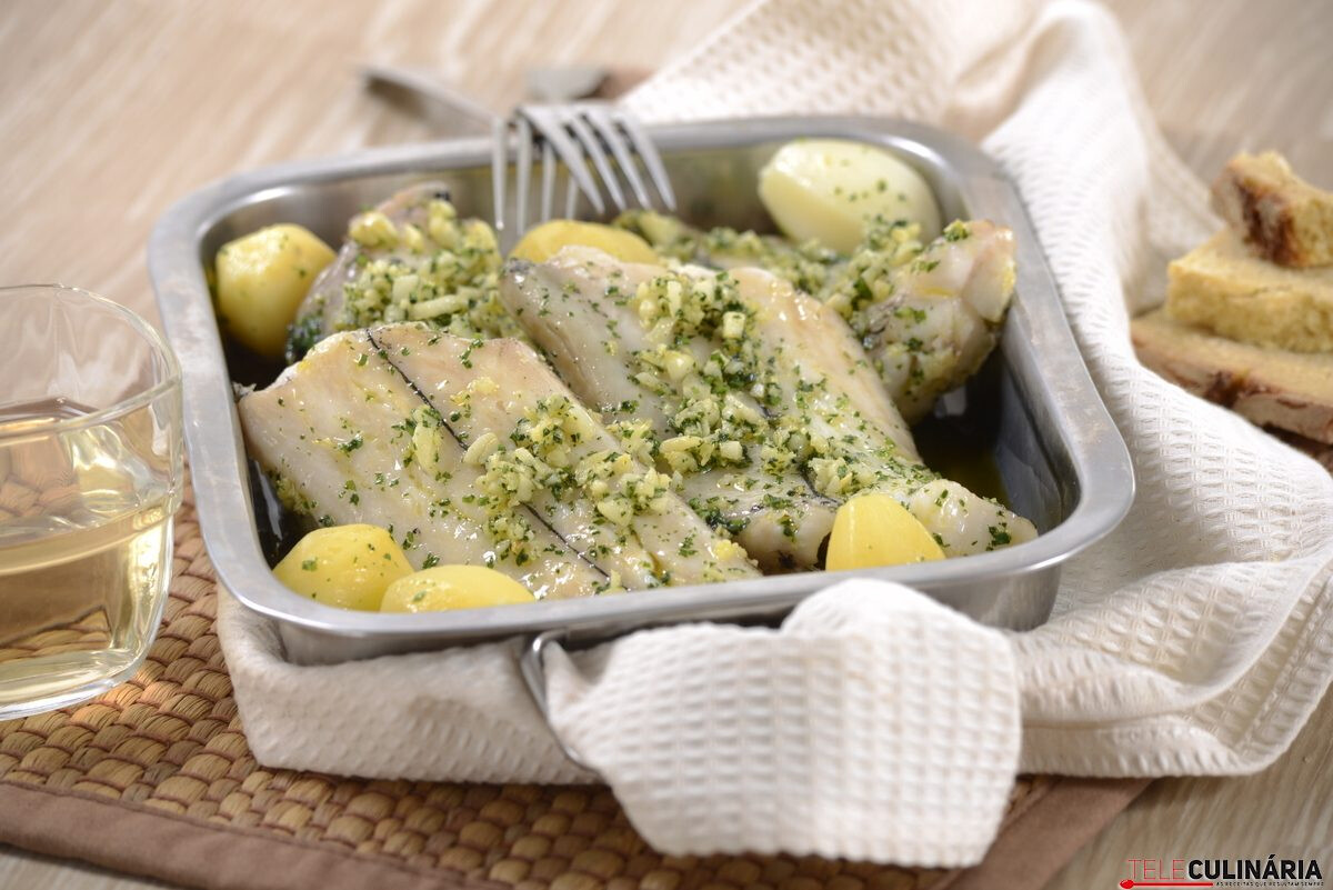 Peixe-espada com molho de coentros