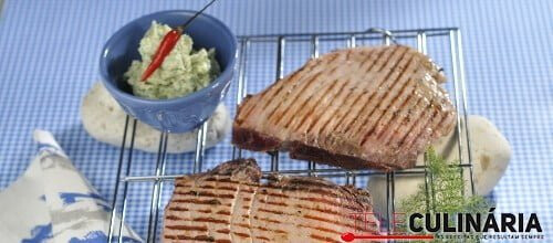 Bifes de atum na brasa