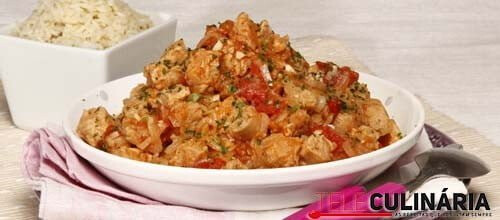 Nacos de soja estufados e arroz de jasmim