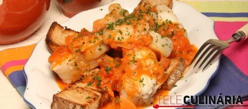 Tamboril estufadinho no copo com pão torrado