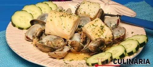 Bacalhau com amêijoas