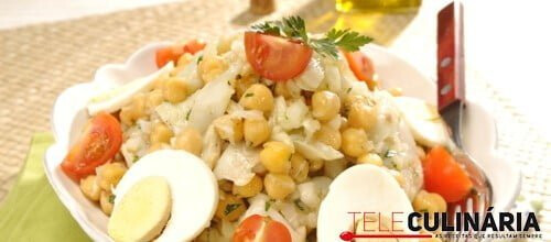 Meia desfeita de bacalhau