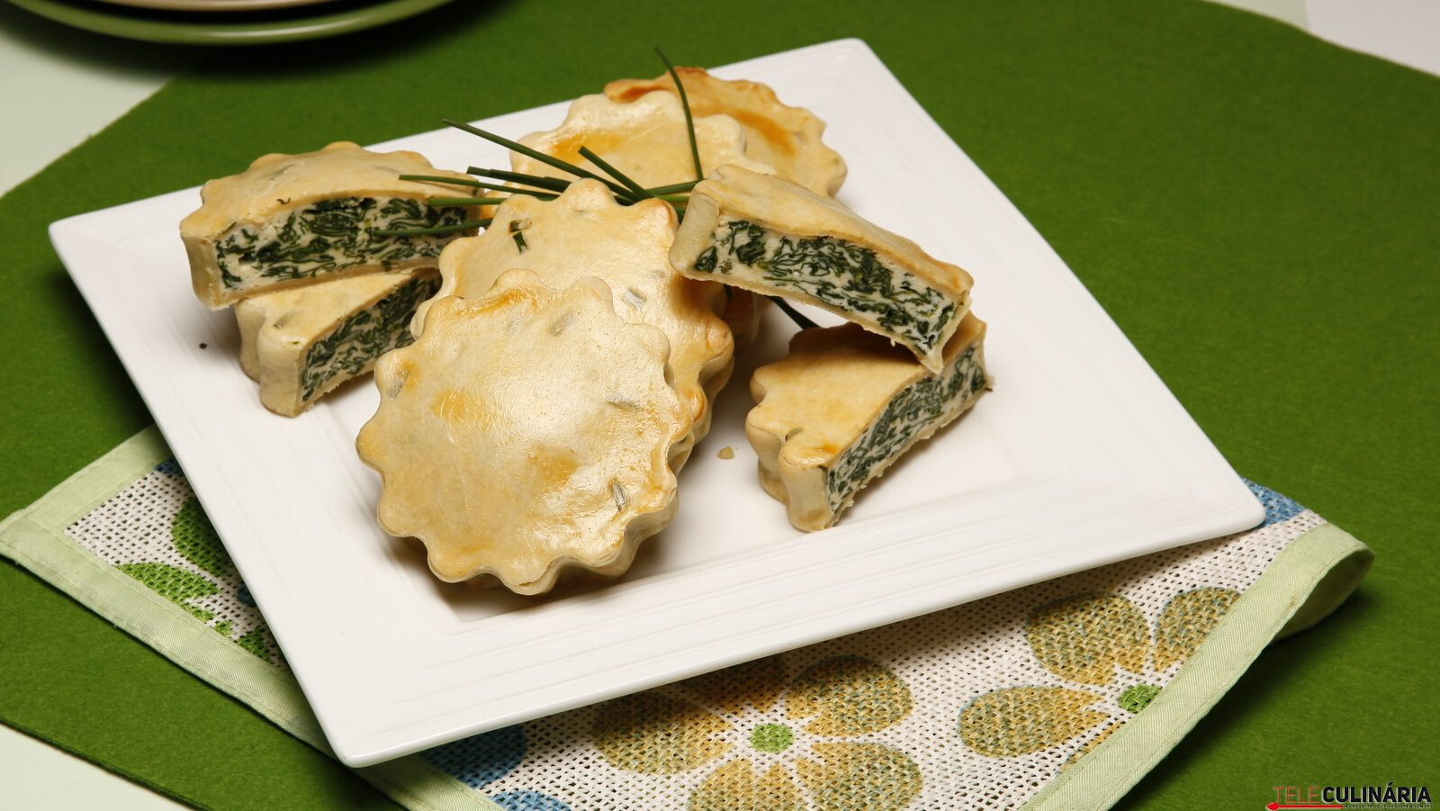 Empadas de espinafres e requeijão