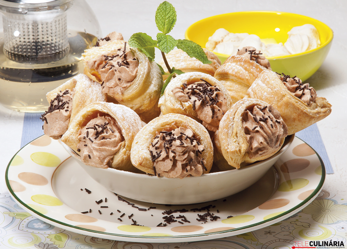 Canudos de creme de chocolate