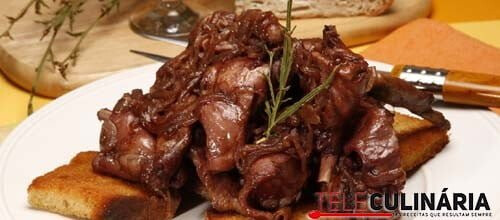 Coelho bravo à moda de Arganil - receita típica