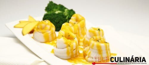 Rolinhos de peixe com manga