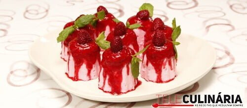 Pudins frescos de framboesas