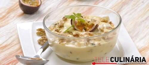 Mousse de maracujá e frutos secos