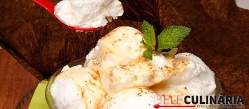 Farófias com creme de ovos