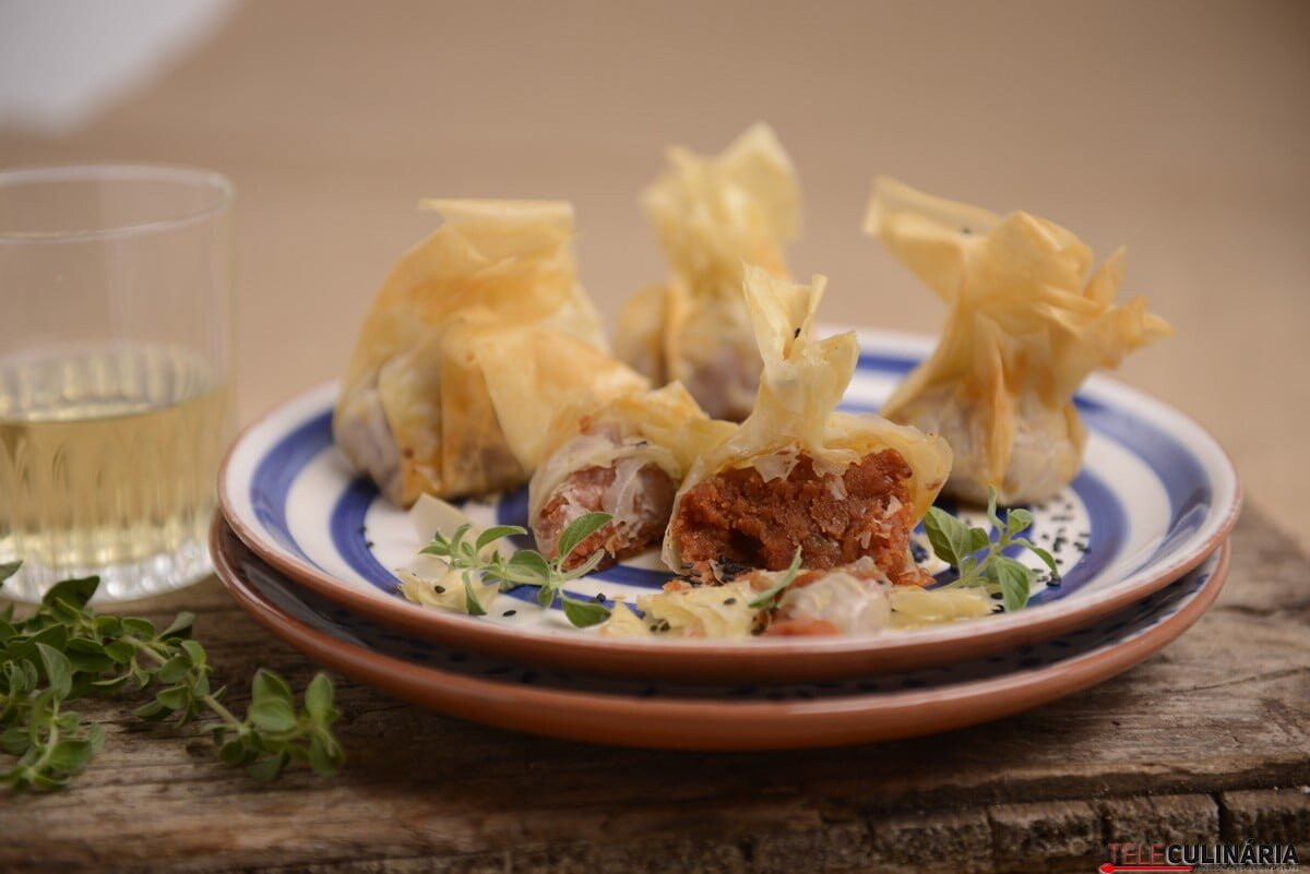 Trouxas de farinheira e sultanas