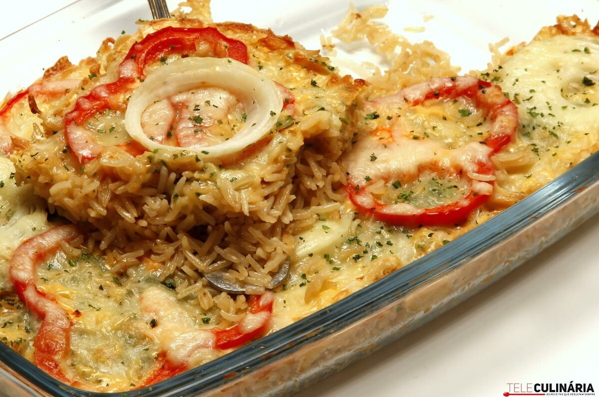 Arroz gratinado com queijo