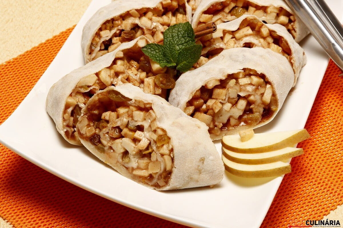 Rolo de maçã com sultanas