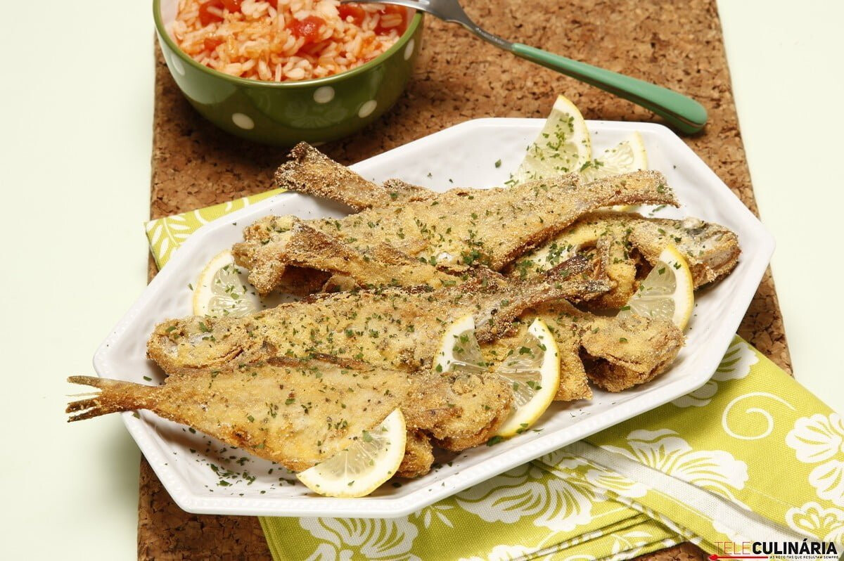 Fanecas fritas com arroz de tomate