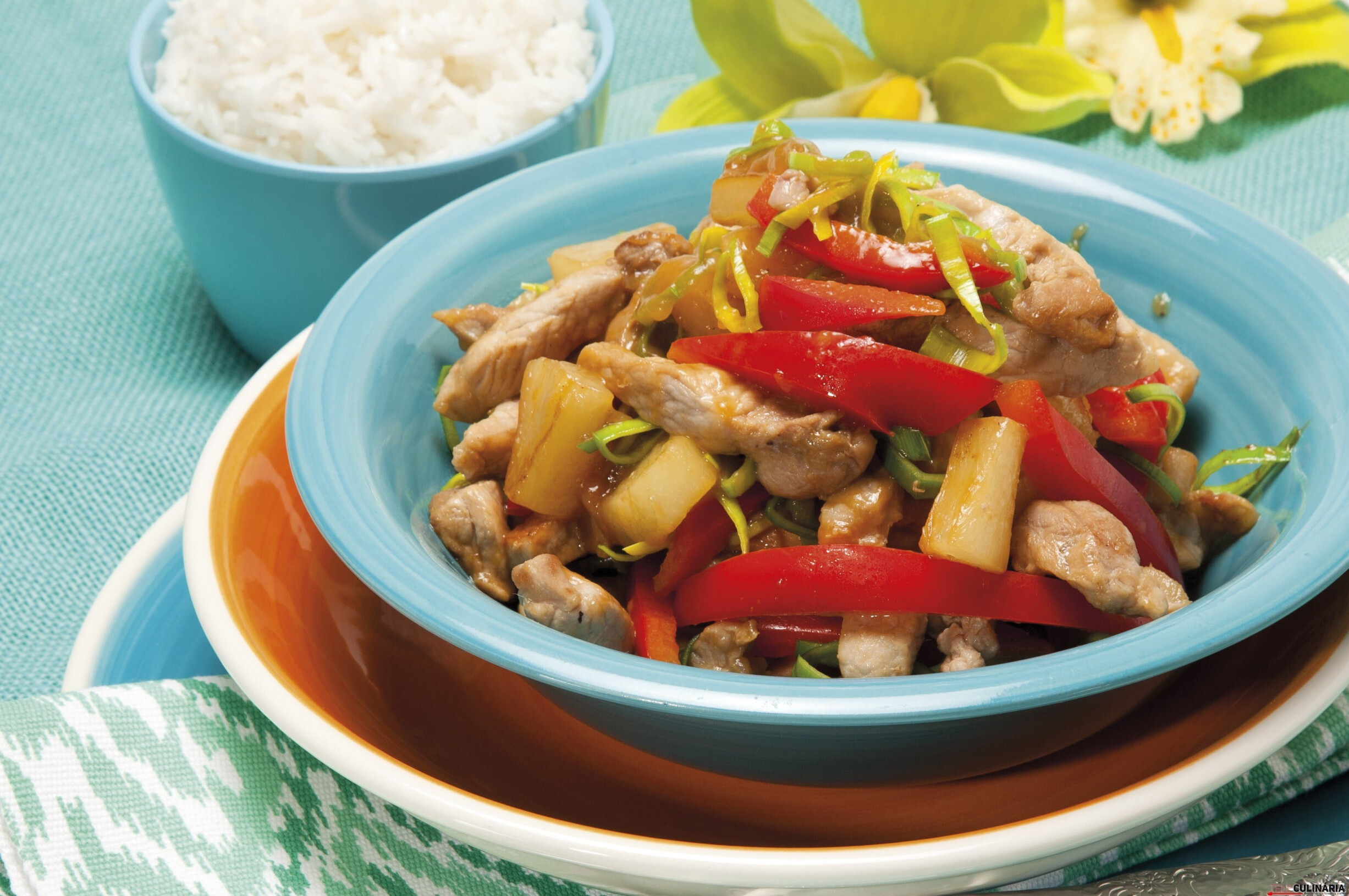 Salteado de porco com ananás