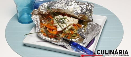 Papelote de robalo com vegetais