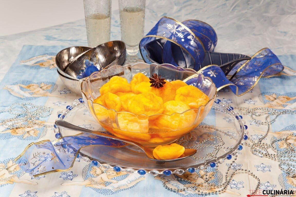 Papos de anjo em calda de anis